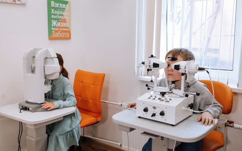 Аппаратное лечение зрения детям