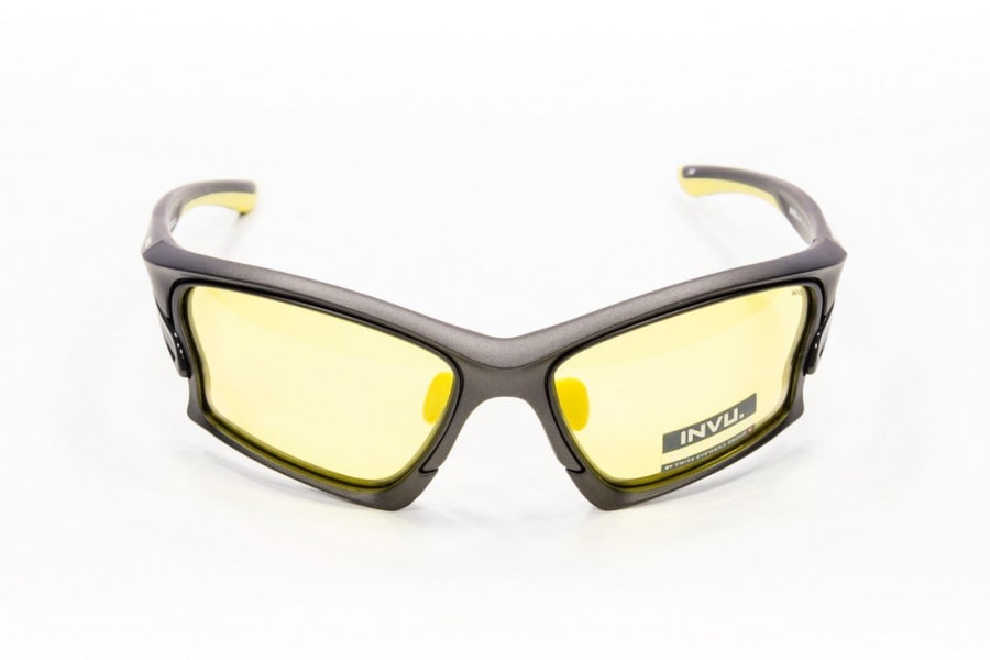 Спортивные очки с желтыми линзами